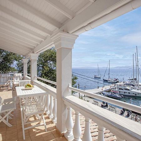 Kassiopi Seafront Elegant Apartments Exterior photo